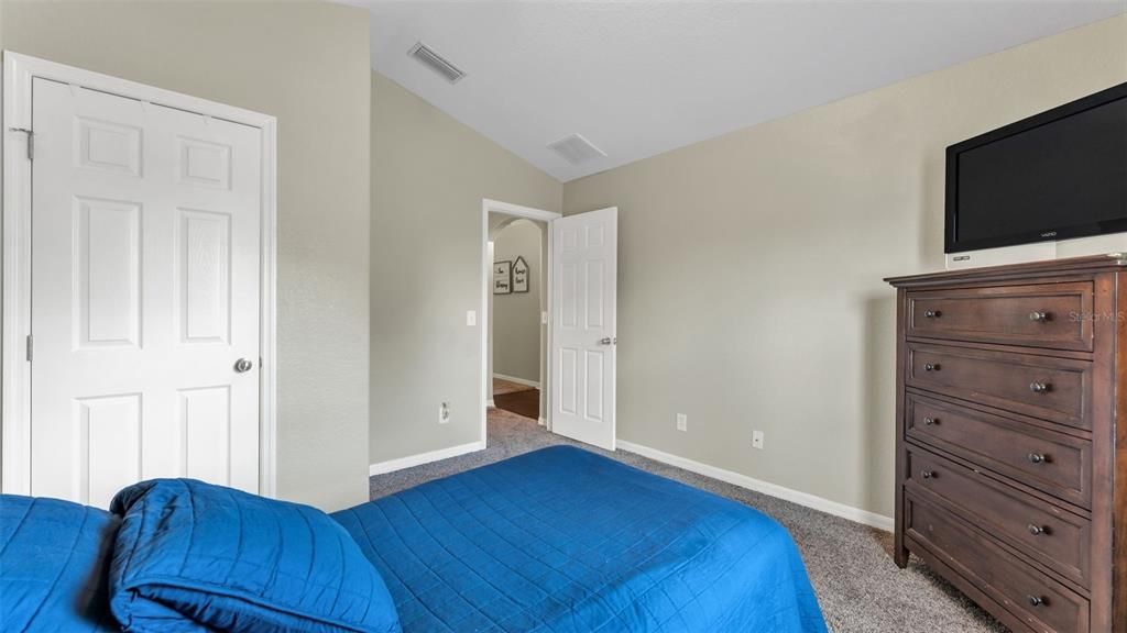 待售: $350,000 (4 贝兹, 3 浴室, 2070 平方英尺)