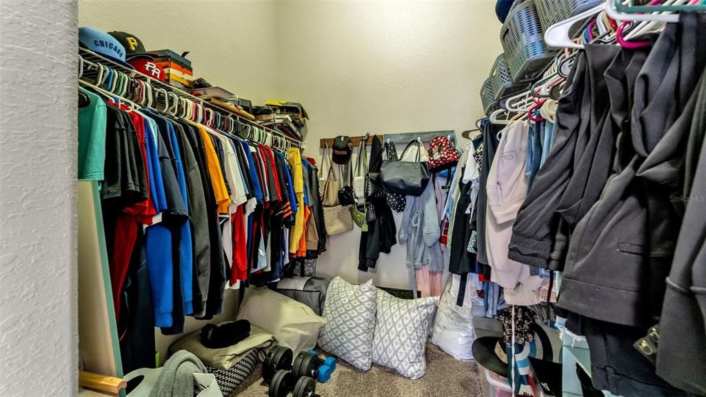 待售: $350,000 (4 贝兹, 3 浴室, 2070 平方英尺)