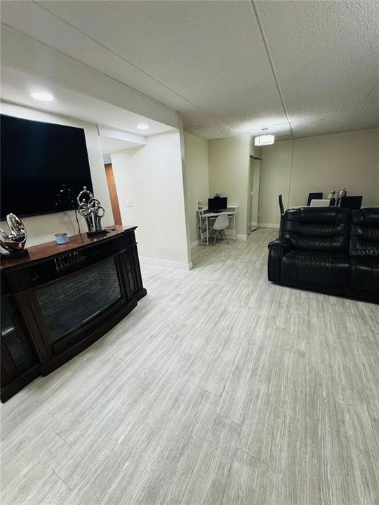 For Sale: $225,000 (3 beds, 2 baths, 1176 Square Feet)