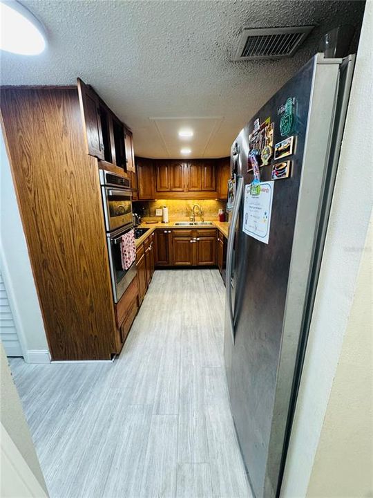 For Sale: $225,000 (3 beds, 2 baths, 1176 Square Feet)