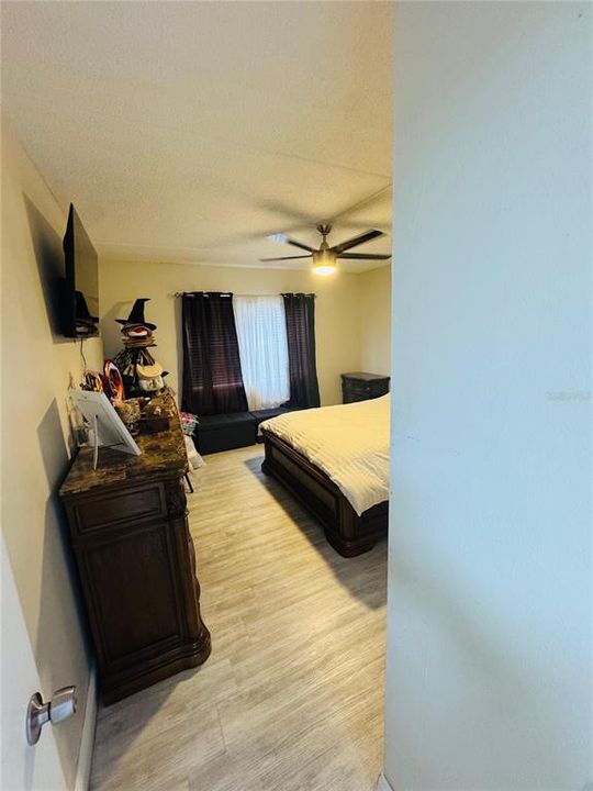 For Sale: $225,000 (3 beds, 2 baths, 1176 Square Feet)