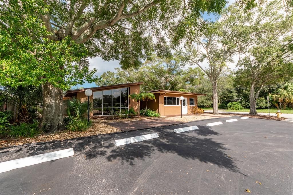 Active With Contract: $650,000 (0 beds, 0 baths, 2740 Square Feet)