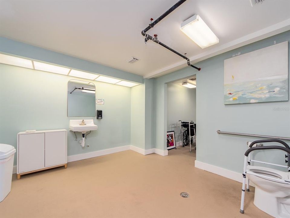 Active With Contract: $650,000 (0 beds, 0 baths, 2740 Square Feet)