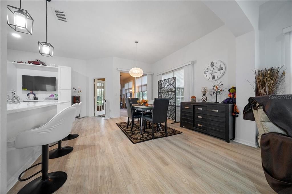 En Venta: $344,900 (3 camas, 2 baños, 1856 Pies cuadrados)