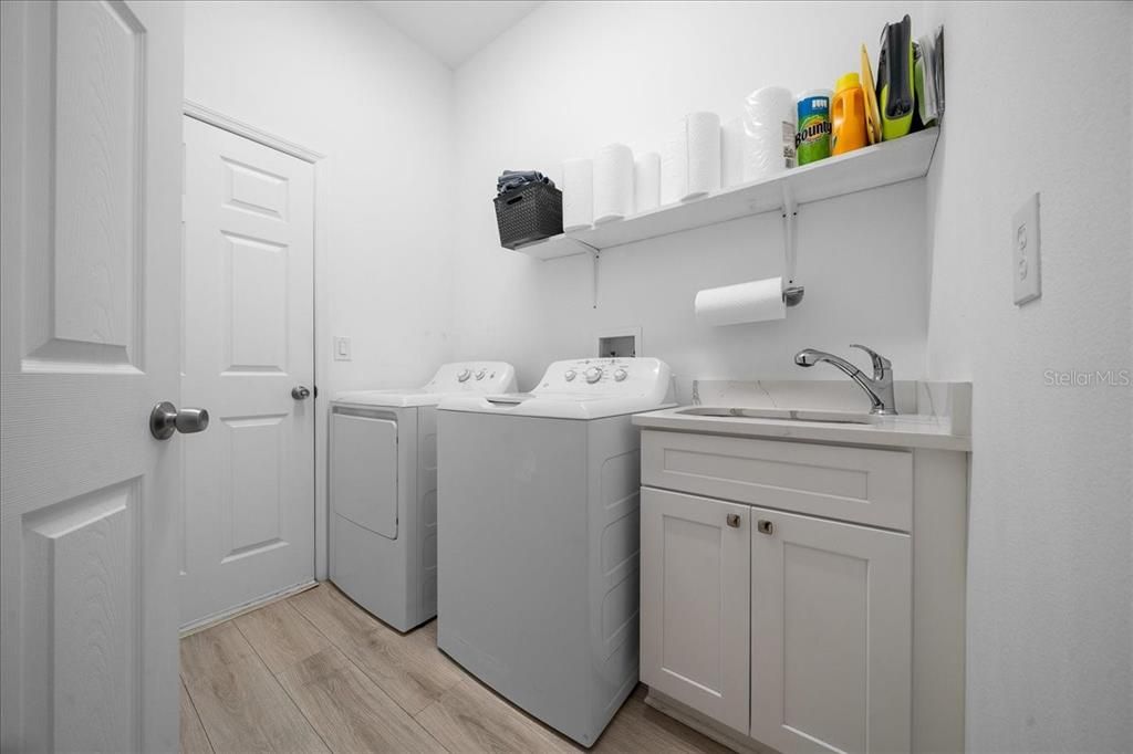 En Venta: $344,900 (3 camas, 2 baños, 1856 Pies cuadrados)