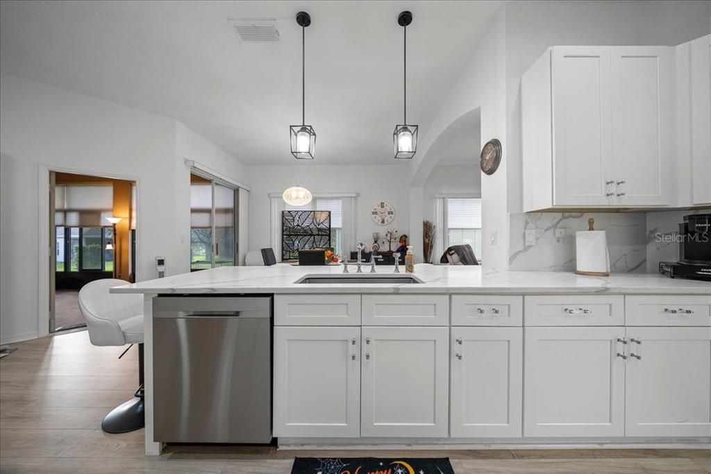 En Venta: $344,900 (3 camas, 2 baños, 1856 Pies cuadrados)