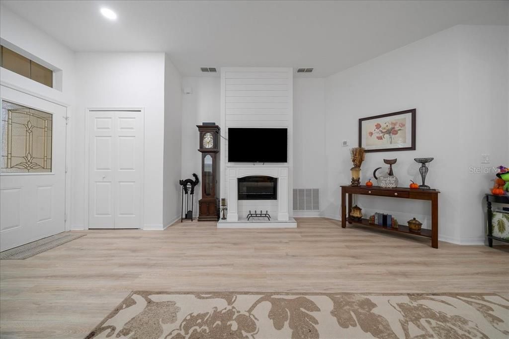 En Venta: $344,900 (3 camas, 2 baños, 1856 Pies cuadrados)