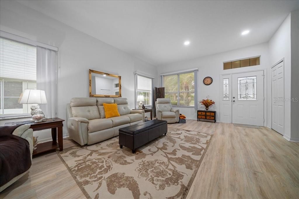 En Venta: $344,900 (3 camas, 2 baños, 1856 Pies cuadrados)