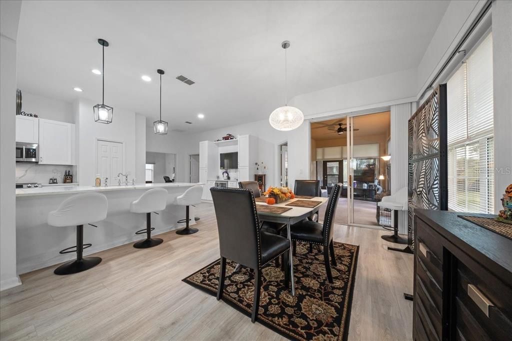 En Venta: $344,900 (3 camas, 2 baños, 1856 Pies cuadrados)