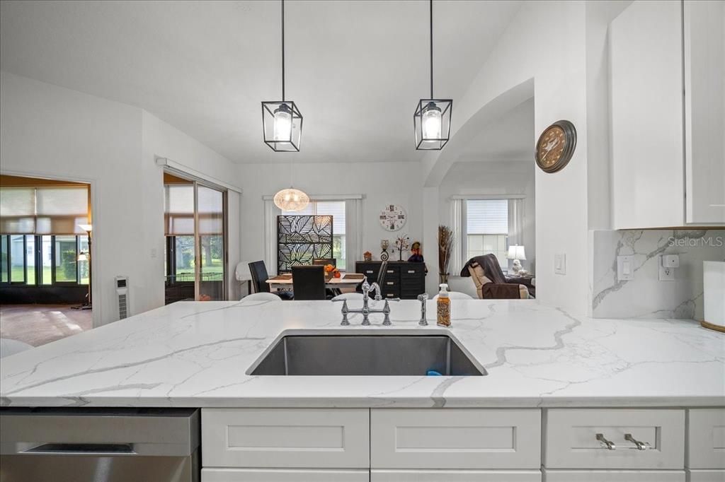 En Venta: $344,900 (3 camas, 2 baños, 1856 Pies cuadrados)