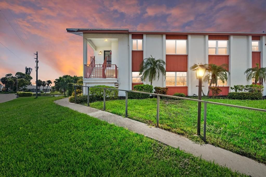 出租: $1,850 (2 贝兹, 2 浴室, 1389 平方英尺)