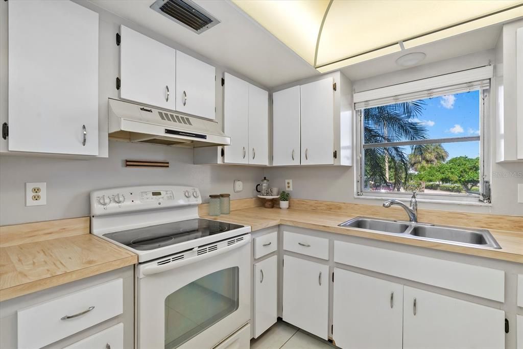 出租: $1,850 (2 贝兹, 2 浴室, 1389 平方英尺)