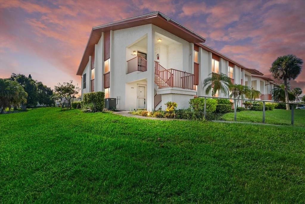 出租: $1,850 (2 贝兹, 2 浴室, 1389 平方英尺)