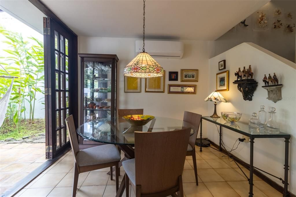 На продажу: $650,000 (4 спален, 2 ванн, 1490 Квадратных фут)