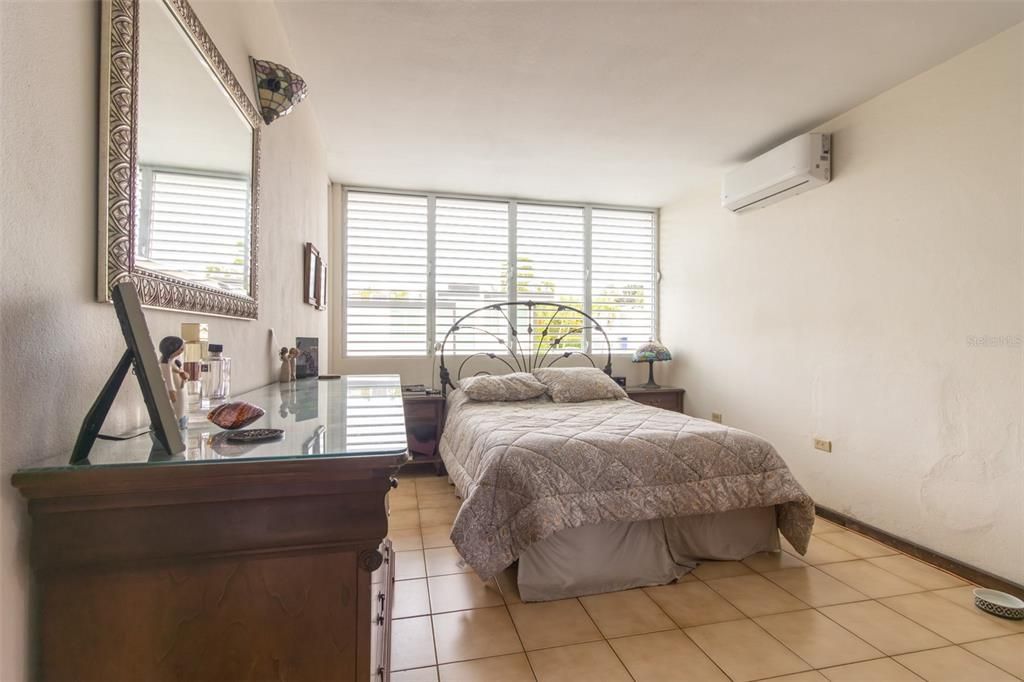 На продажу: $650,000 (4 спален, 2 ванн, 1490 Квадратных фут)