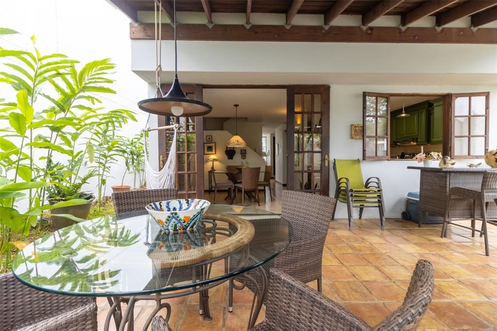 На продажу: $650,000 (4 спален, 2 ванн, 1490 Квадратных фут)