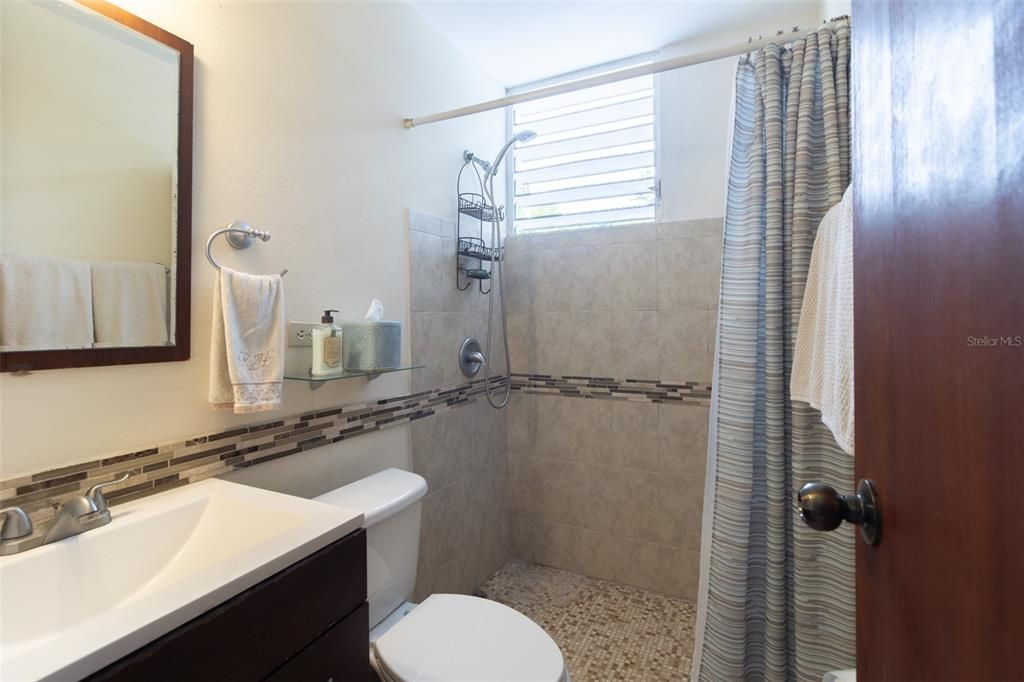 На продажу: $650,000 (4 спален, 2 ванн, 1490 Квадратных фут)