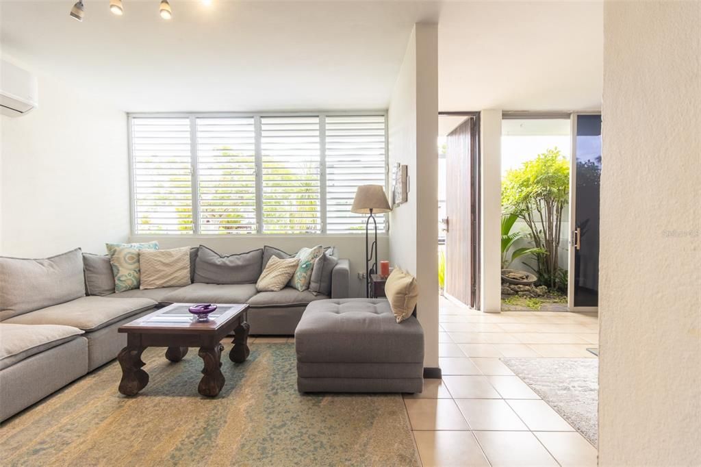 На продажу: $650,000 (4 спален, 2 ванн, 1490 Квадратных фут)