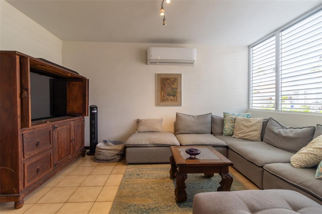 На продажу: $650,000 (4 спален, 2 ванн, 1490 Квадратных фут)