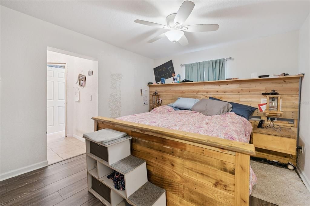 待售: $242,500 (3 贝兹, 1 浴室, 1784 平方英尺)