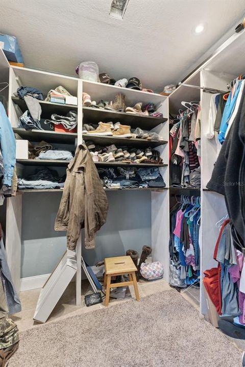 待售: $242,500 (3 贝兹, 1 浴室, 1784 平方英尺)