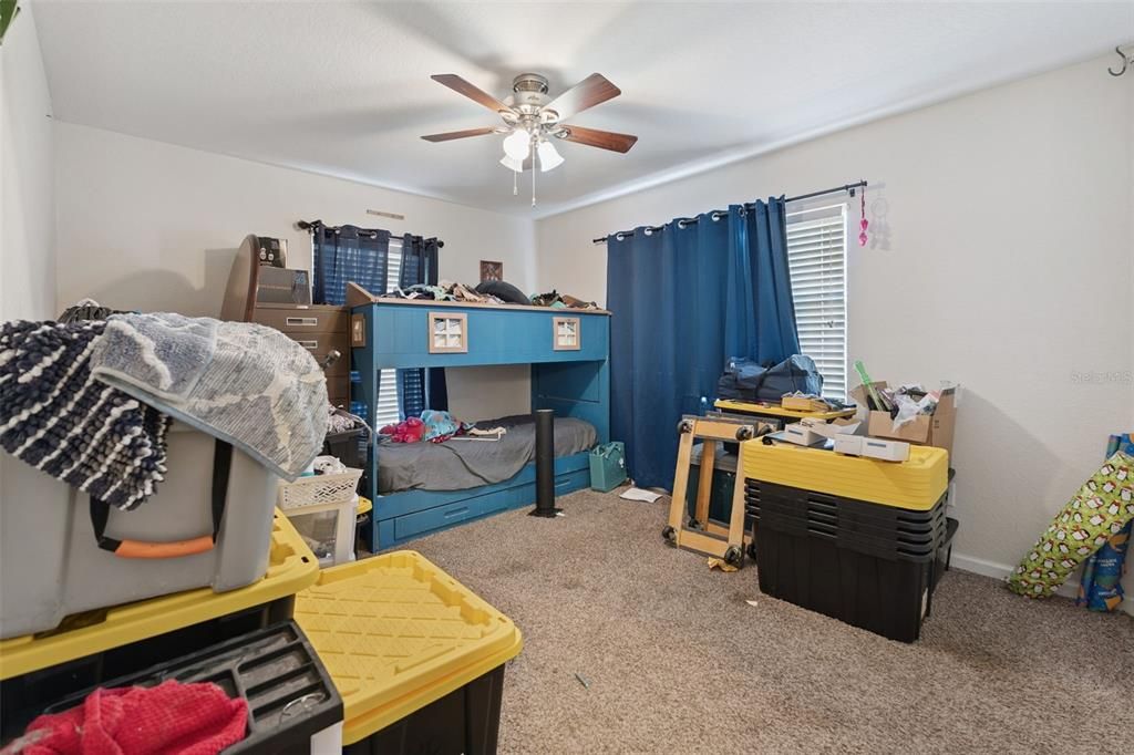 待售: $242,500 (3 贝兹, 1 浴室, 1784 平方英尺)