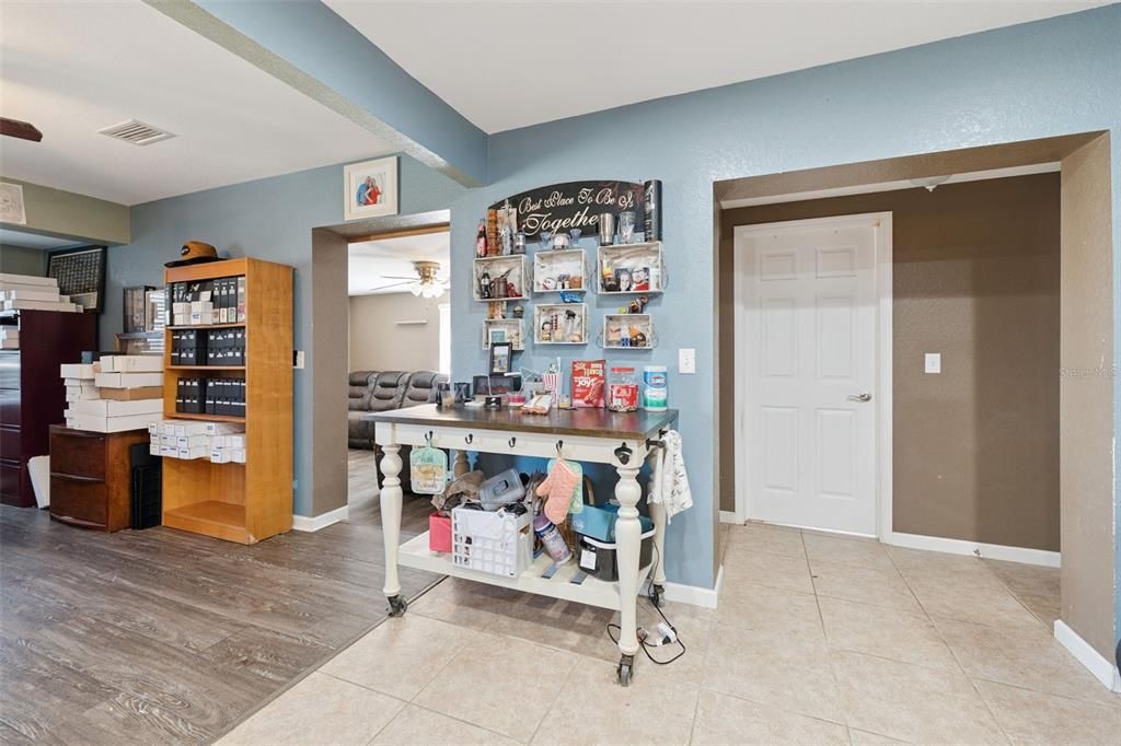 待售: $242,500 (3 贝兹, 1 浴室, 1784 平方英尺)