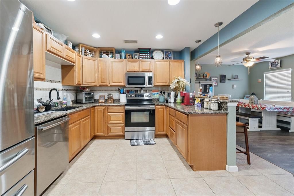 待售: $242,500 (3 贝兹, 1 浴室, 1784 平方英尺)