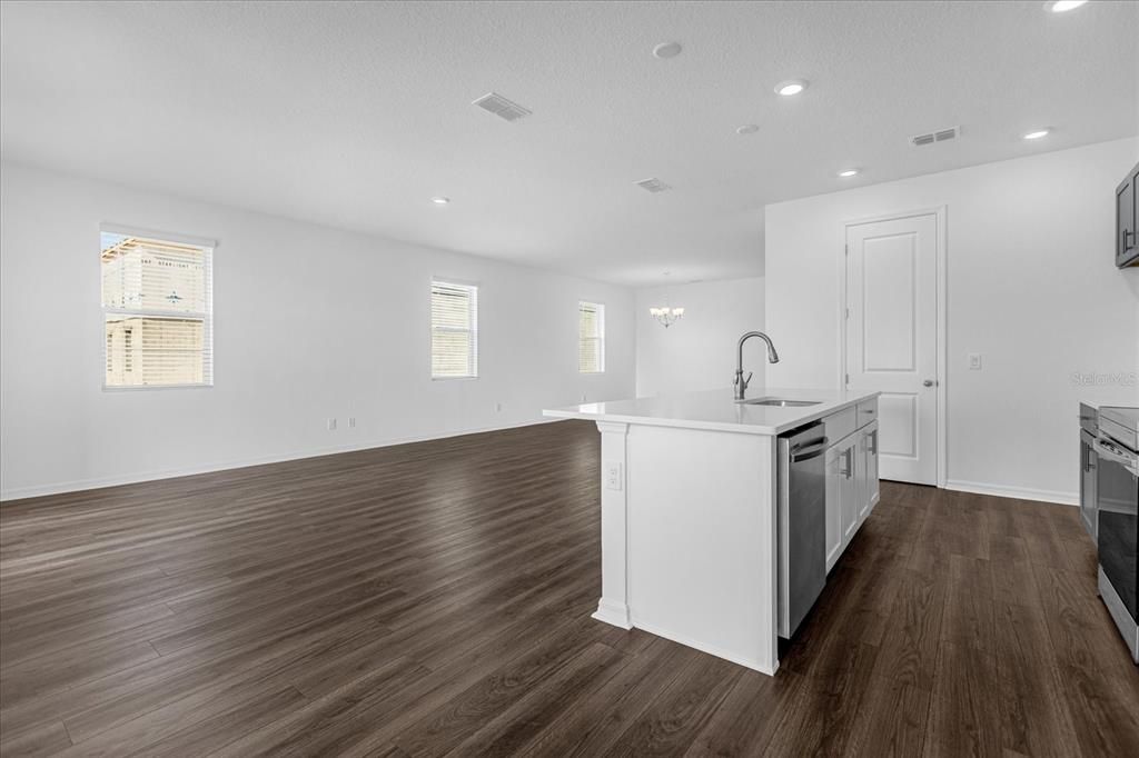 For Sale: $500,000 (4 beds, 3 baths, 2226 Square Feet)