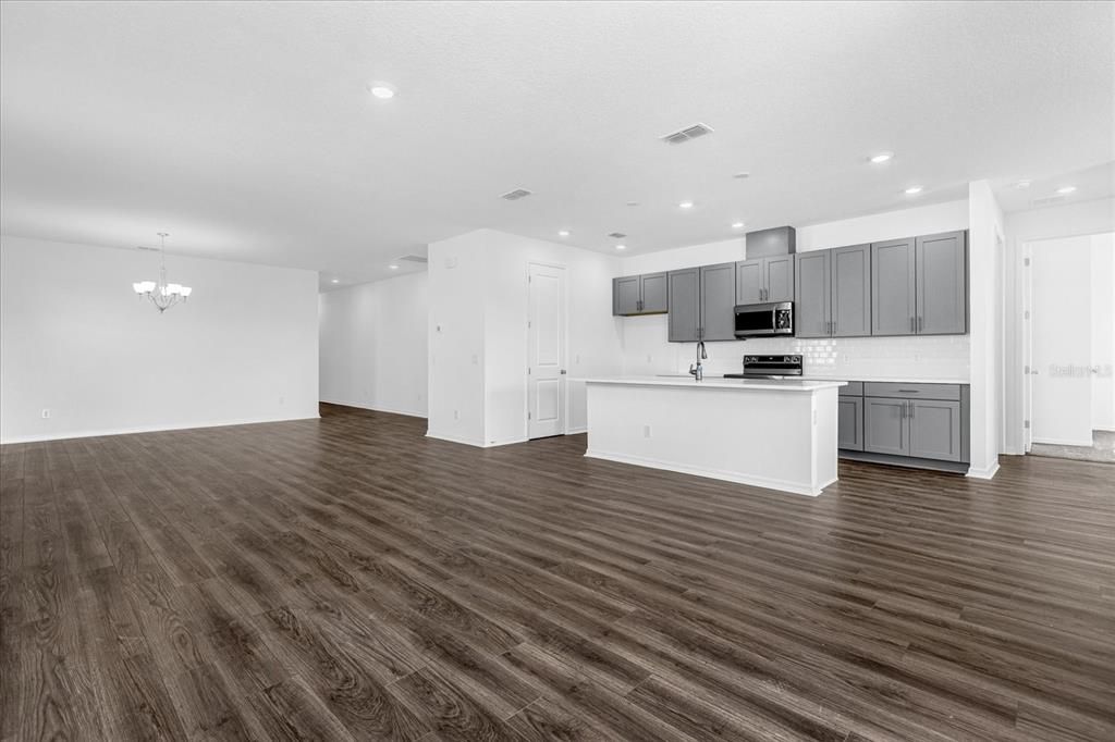 For Sale: $500,000 (4 beds, 3 baths, 2226 Square Feet)