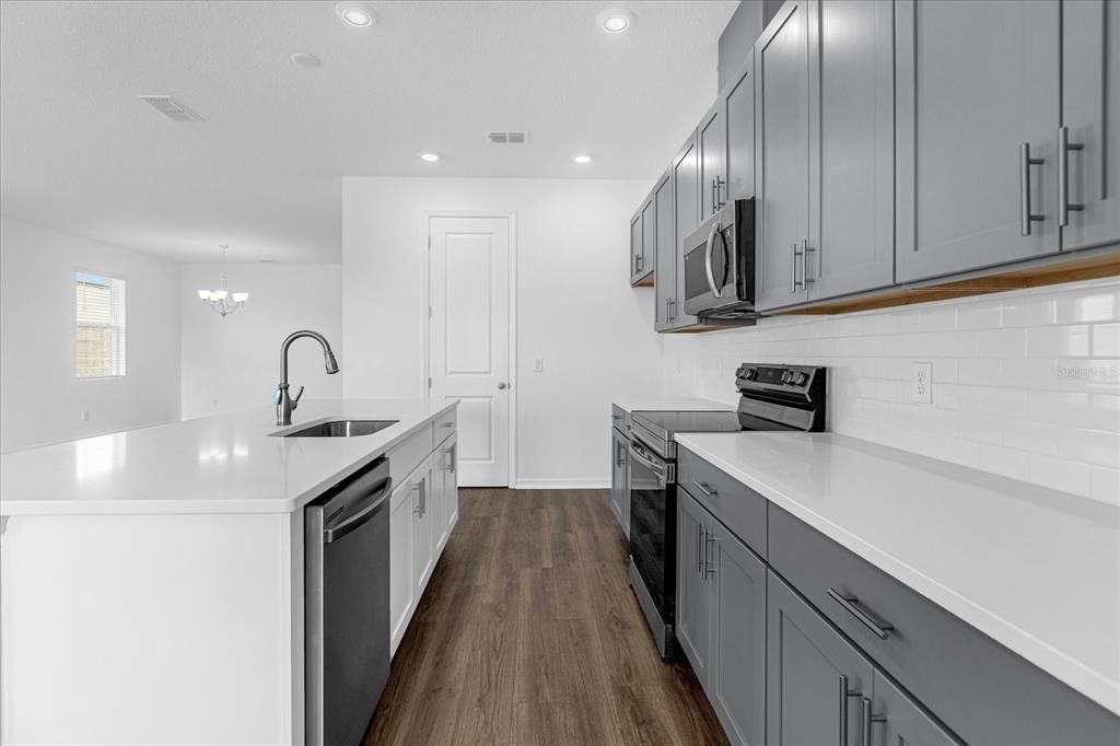 For Sale: $500,000 (4 beds, 3 baths, 2226 Square Feet)