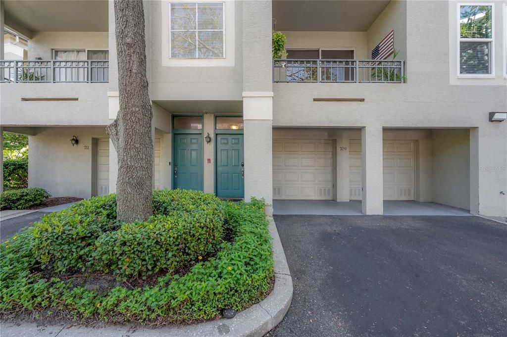 For Rent: $3,950 (1 beds, 1 baths, 1023 Square Feet)