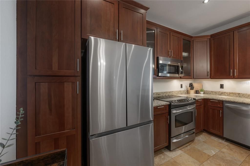 For Rent: $3,950 (1 beds, 1 baths, 1023 Square Feet)