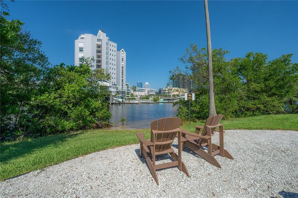 For Rent: $3,950 (1 beds, 1 baths, 1023 Square Feet)