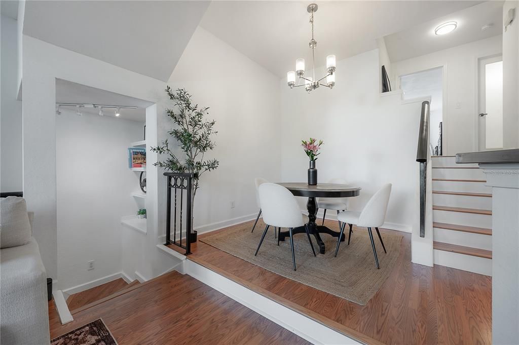 For Rent: $3,950 (1 beds, 1 baths, 1023 Square Feet)