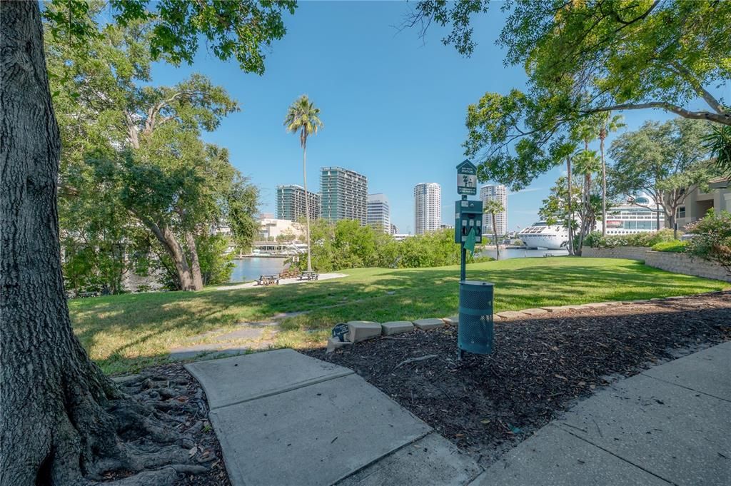 For Rent: $3,950 (1 beds, 1 baths, 1023 Square Feet)