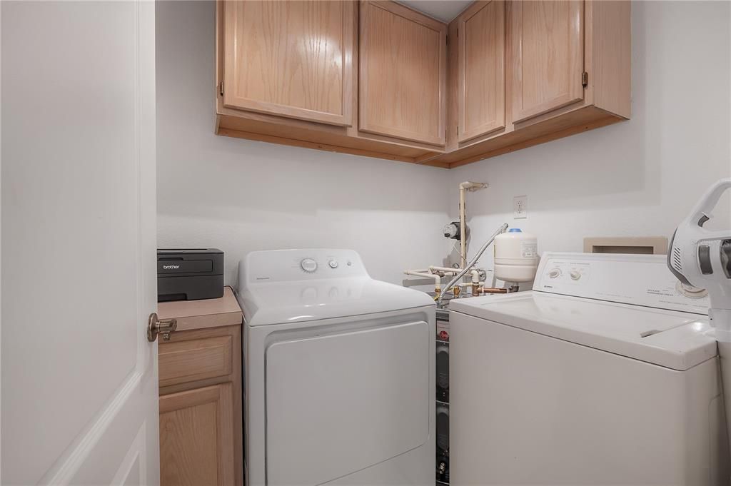 For Rent: $3,950 (1 beds, 1 baths, 1023 Square Feet)