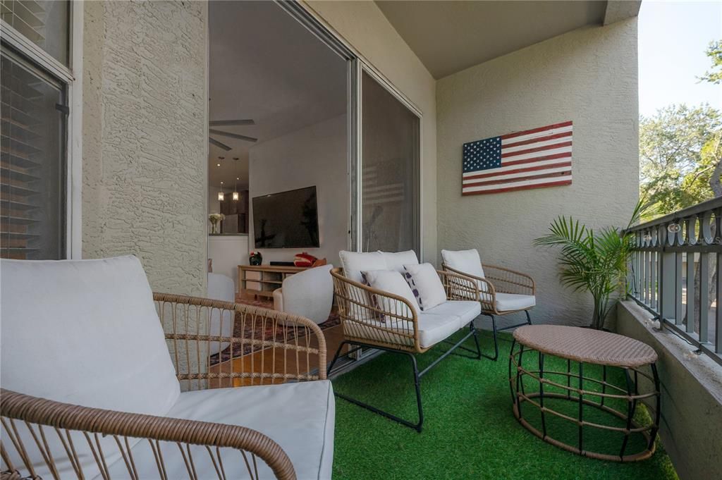 For Rent: $3,950 (1 beds, 1 baths, 1023 Square Feet)