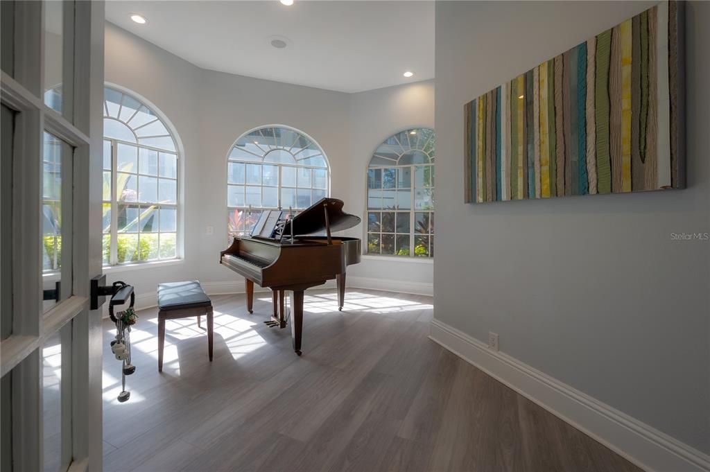 For Rent: $3,950 (1 beds, 1 baths, 1023 Square Feet)