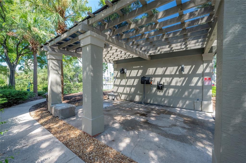 For Rent: $3,950 (1 beds, 1 baths, 1023 Square Feet)