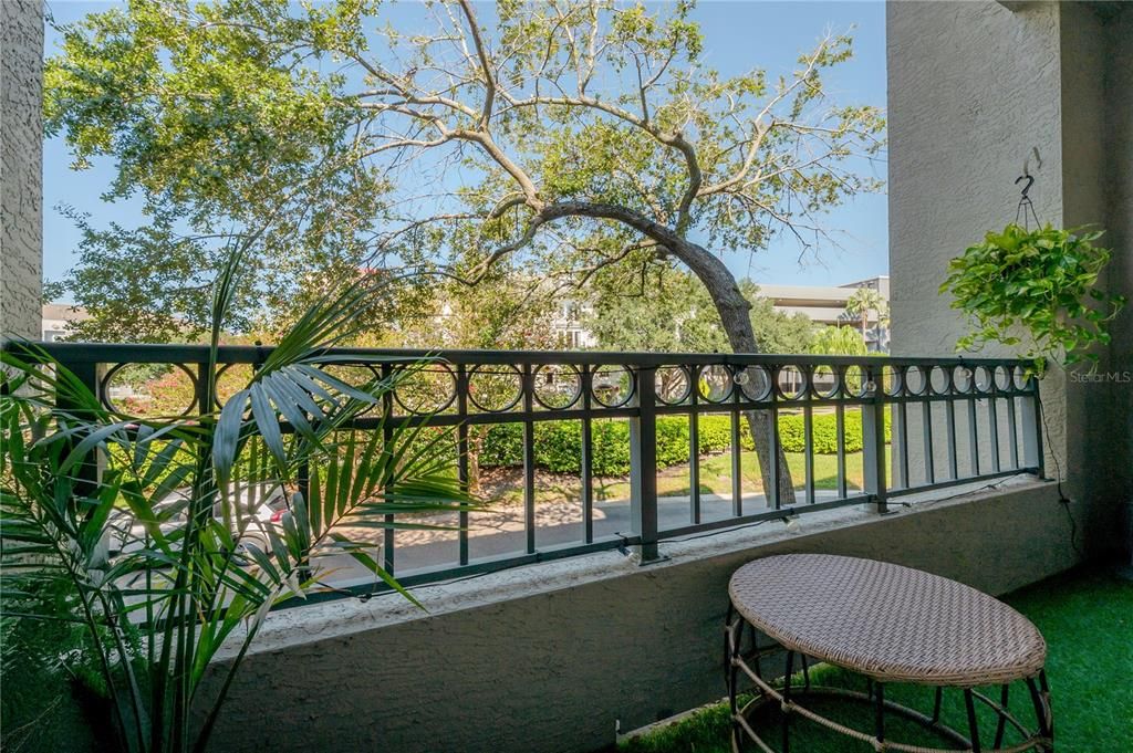 For Rent: $3,950 (1 beds, 1 baths, 1023 Square Feet)