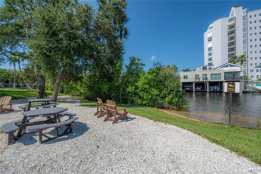 For Rent: $3,950 (1 beds, 1 baths, 1023 Square Feet)