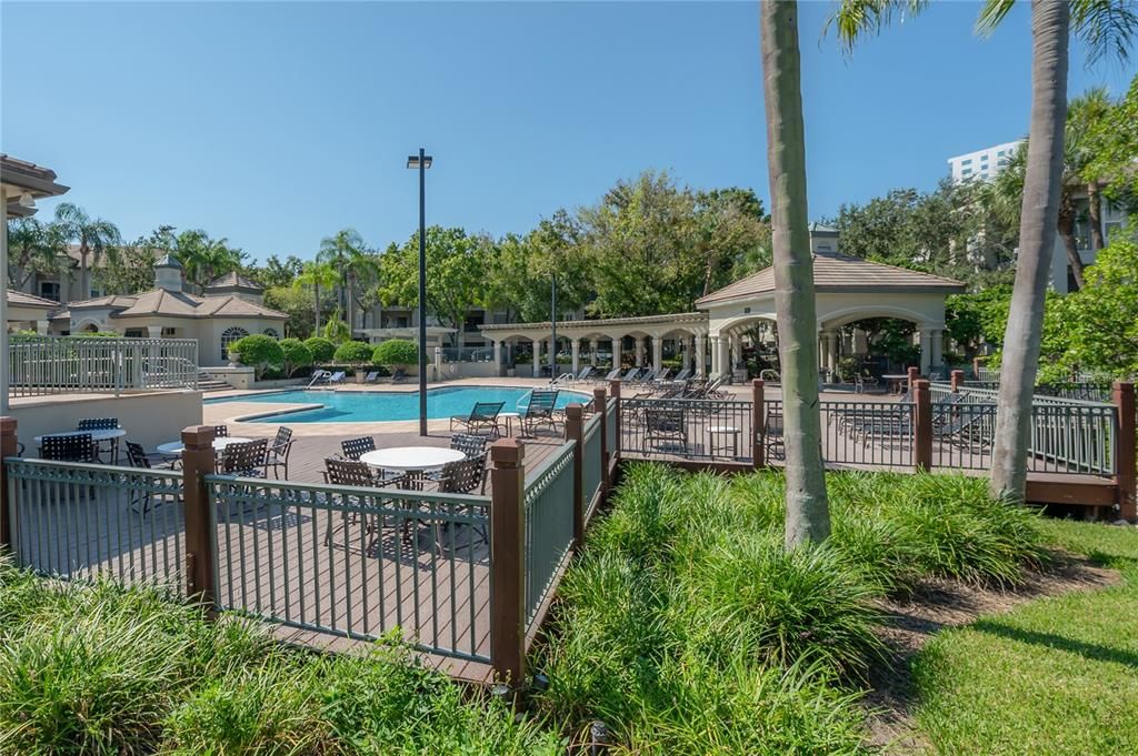 For Rent: $3,950 (1 beds, 1 baths, 1023 Square Feet)