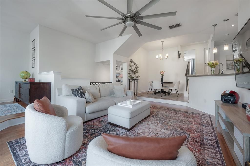 For Rent: $3,950 (1 beds, 1 baths, 1023 Square Feet)