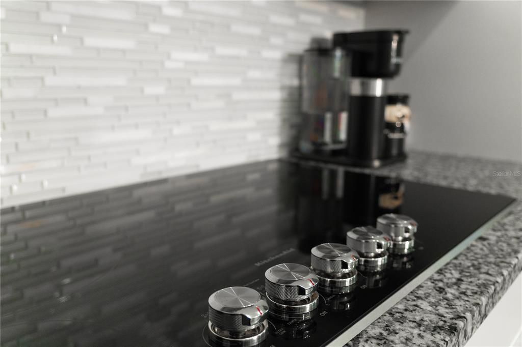 For Sale: $499,990 (4 beds, 3 baths, 2208 Square Feet)