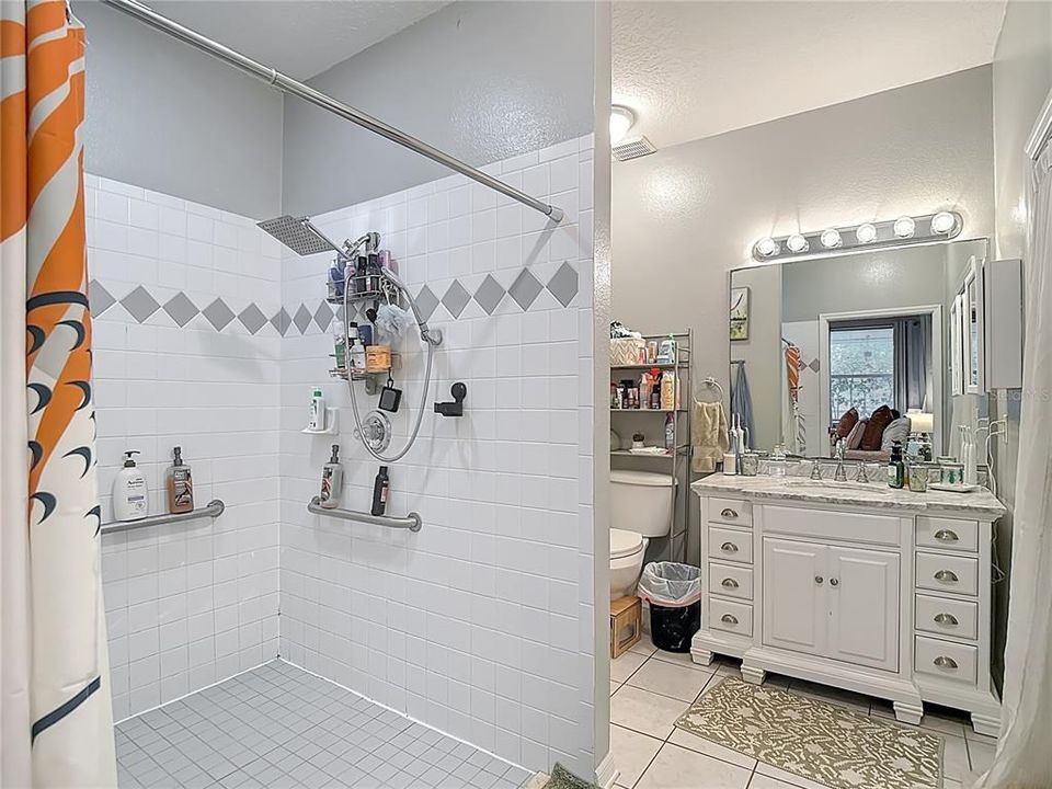 For Sale: $275,000 (3 beds, 2 baths, 1272 Square Feet)