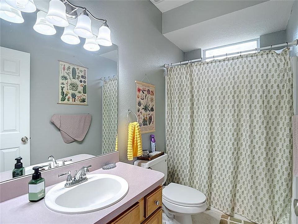 For Sale: $275,000 (3 beds, 2 baths, 1272 Square Feet)