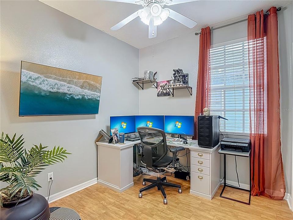 For Sale: $275,000 (3 beds, 2 baths, 1272 Square Feet)