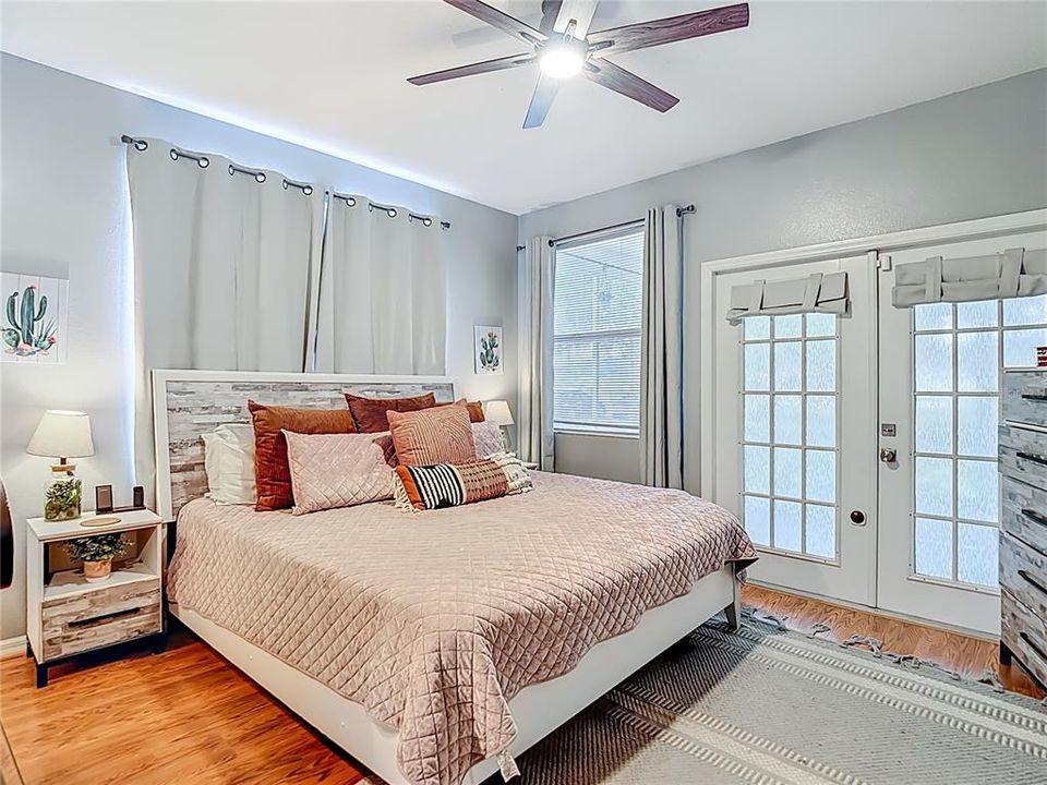 For Sale: $275,000 (3 beds, 2 baths, 1272 Square Feet)