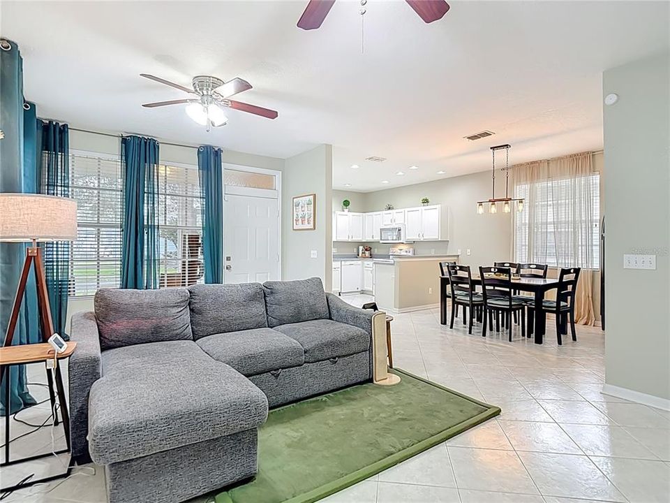 For Sale: $275,000 (3 beds, 2 baths, 1272 Square Feet)